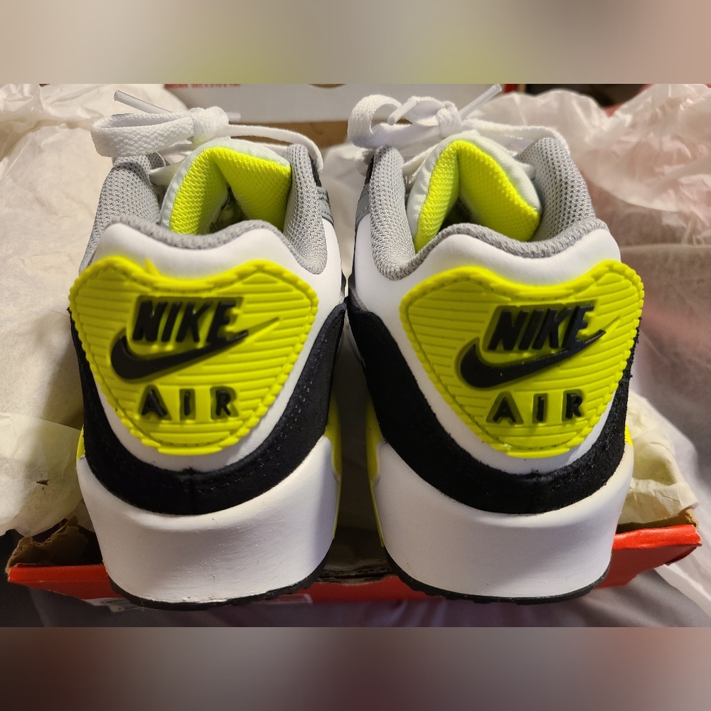 Nike Air Max 90 LTR Sz 4Y - Picture 8 of 9